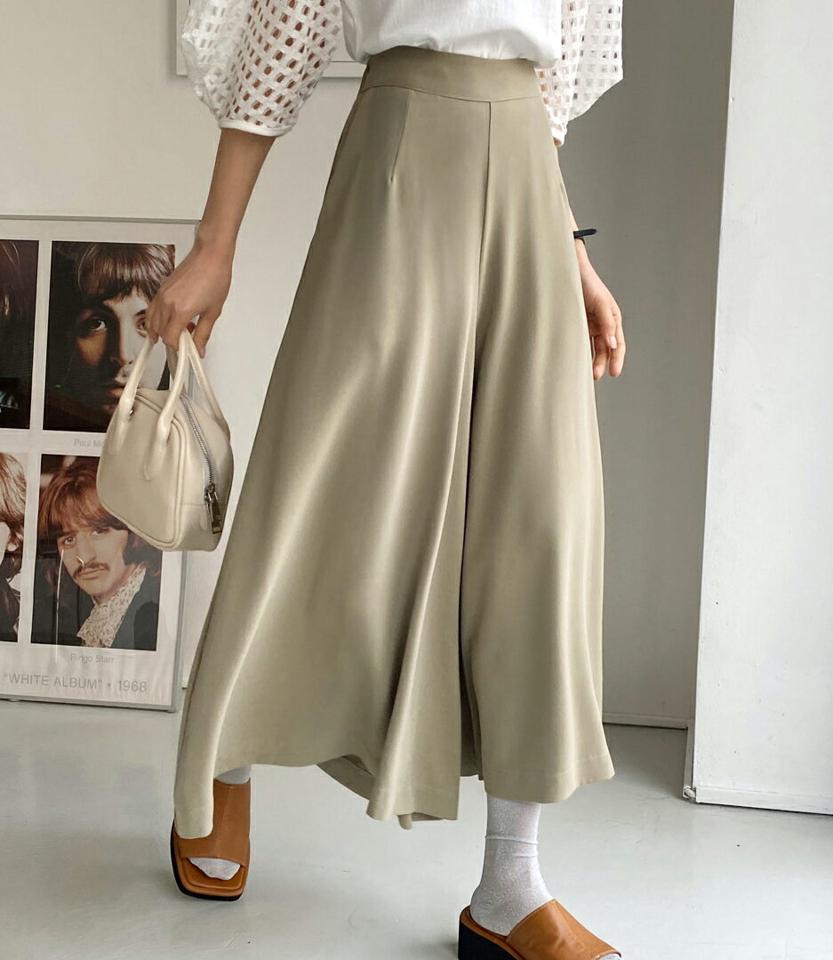 バックゴムフレアパンツ・全3色・e66802 レディース 【pt】韓国ファッション ボトムス ロング ロングパンツ バックゴム フレアパンツ クロップドパンツ ダーツ ワイド 体型カバー 無地 シンプル カラーパンツ フェミニン カジュアル デイリー 春 秋