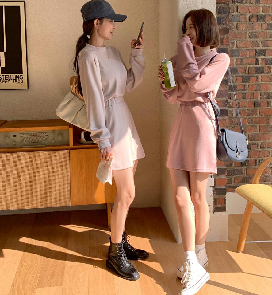 Tシャツ&AラインミニスカートSET・全3色・e00178 レディース 【sk】韓国ファッション ボトムス スカート Tシャツ セットアップ 長袖 ミニ ミニスカート ミニ丈 かわいい 無地 ベーシック シンプル フェミニン カジュアル 春 秋
