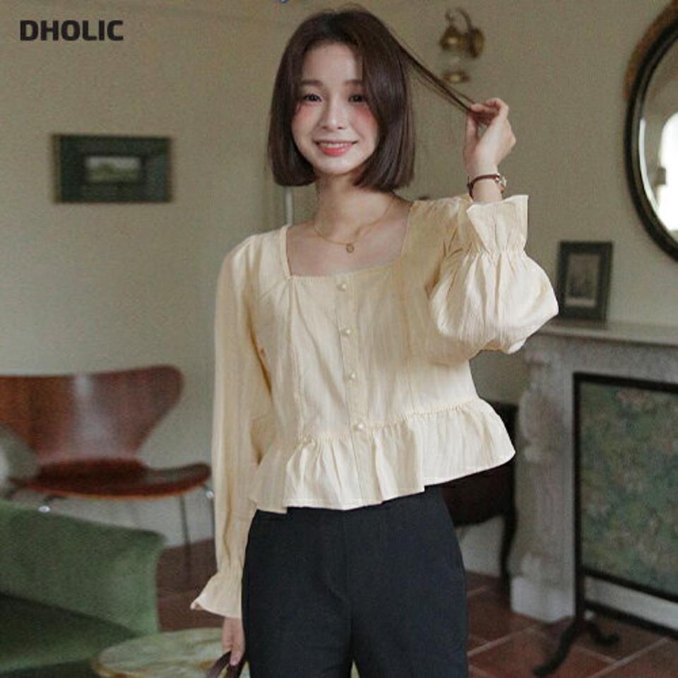 レースラインスクエアフレアヘムブラウス・全2色・b00536 レディース 【bl】韓国ファッション トップス ブラウス 長袖 スクエアネック フレアヘム レース ボタン パフスリーブ クロップド丈 シンプル かわいい カジュアル フェミニン 春 秋