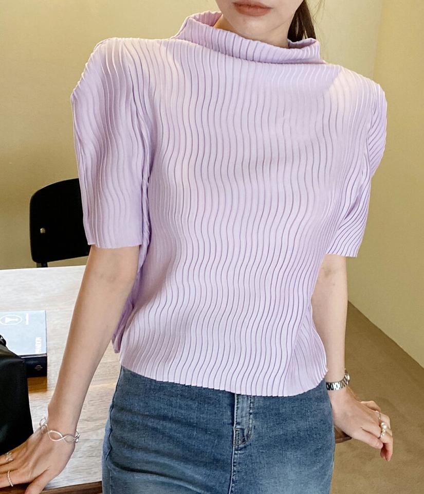 ハーフネックウェーブプリーツパフブラウス・全3色・t71803 レディース 【bl】ブラウス トップス 半袖 単色 プリーツ 模様 柄 ハーフネック ウェーブ 春 夏 パフショルダー フェミニン 上品 高級感 大人っぽ 韓国ファッション ハイホリHIHOLLI
