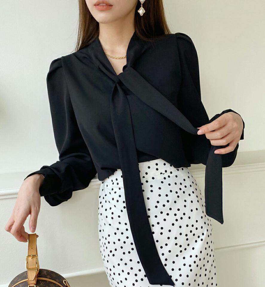 ボウタイパフブラウス・全4色・t71933 レディース 【bl】トップス ブラウス 長袖 単色 無地 シンプル オフィスカジュアル ボウタイ パフスリーブ 春 秋 上品 フェミニン 大人っぽ スリット ハーフネック 韓国ファッション ハイホリHIHOLLI