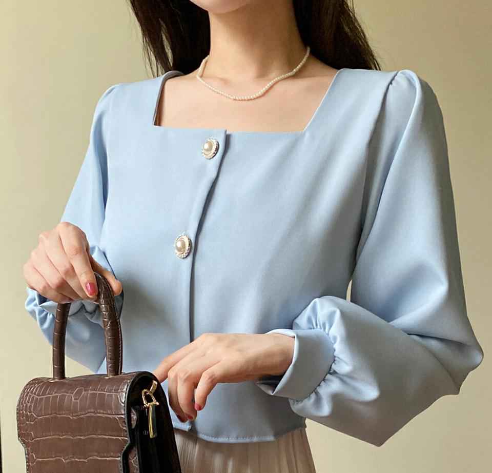 スクエアパール調ボタンブラウス・全4色・t00503 レディース 【bl】韓国ファッション トップス ブラウス 長袖 スクエアネック パール調ボタン アンティーク クロップド丈 パフスリーブ シンプル かわいい カジュアル フェミニン 春 秋