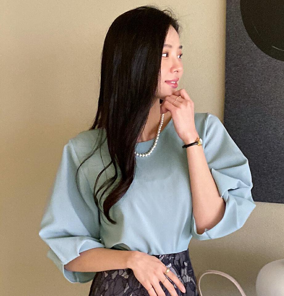 ツイストパフスリーブブラウス・全7色・b71806 レディース 【bl】ブラウス トップス 七分丈 単色 無地 シンプル パフスリーブ オフィスカジュアル パステル 春 夏 上品 きれいめ 大人 二の腕カバー ブルべ サマー 韓国ファッション ハイホリHIHOLLI