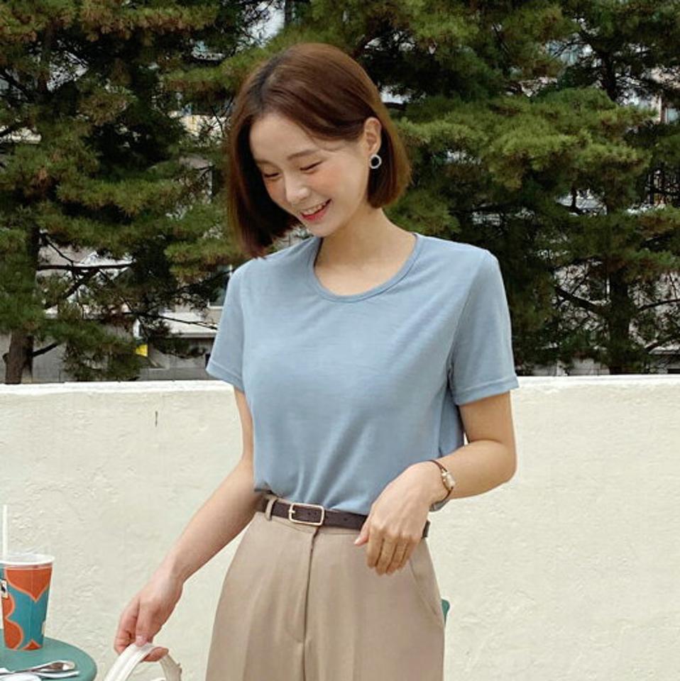 VネックTシャツ・全4色・t00502 レディース 【tops】韓国ファッション トップス Tシャツ 大人 半袖 Vネック 伸縮性 無地 ベーシック シンプル レーヨン混 フェミニン カジュアル デイリー 夏 春 秋