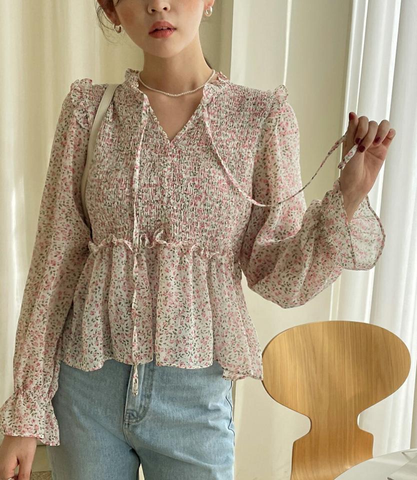 シャーリングフローラルブラウス・全1色・66417 レディース 【bl】ブラウス トップス 長袖 花柄 模様 総柄 春 秋 シャーリング シフォン ふんわり スリット リボン りぼん フリル フレア 可愛い かわいい ガーリー フェミニン 韓国ファッション