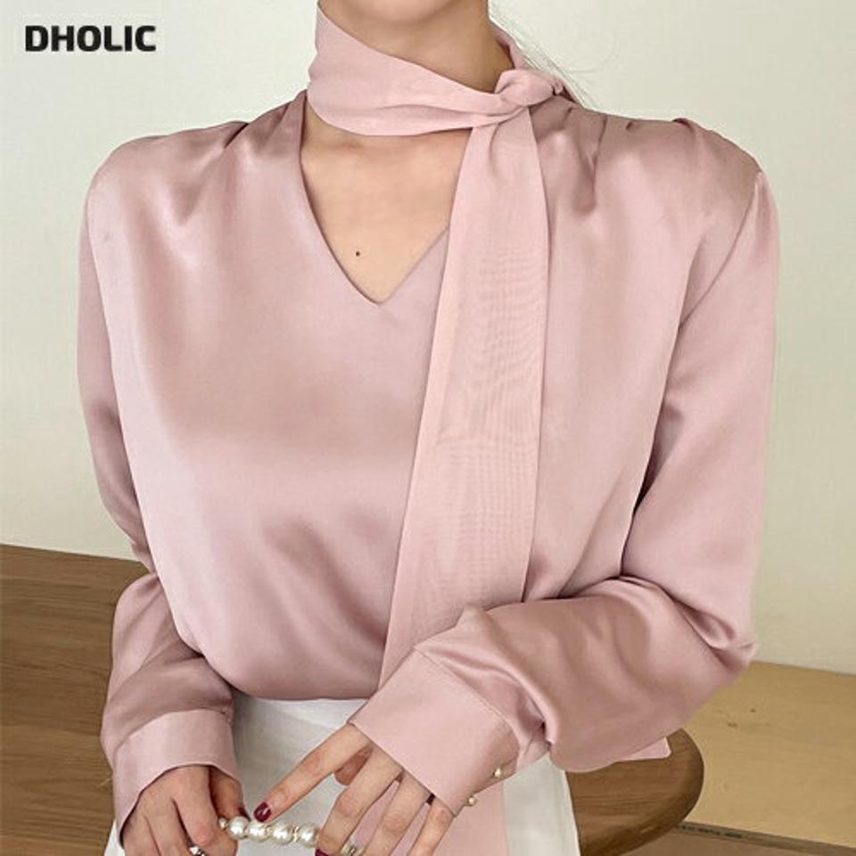 サテンネックリボンブラウス・全3色・b66418 レディース 【bl】ブラウス トップス 長袖 単色 無地 シンプル パステル サテン 春 秋 上品 フェミニン 大人っぽ リボン ネック りぼん タイ 華やか Vネック 鎖骨 デコルテ見せ オフィスカジュアルファッション