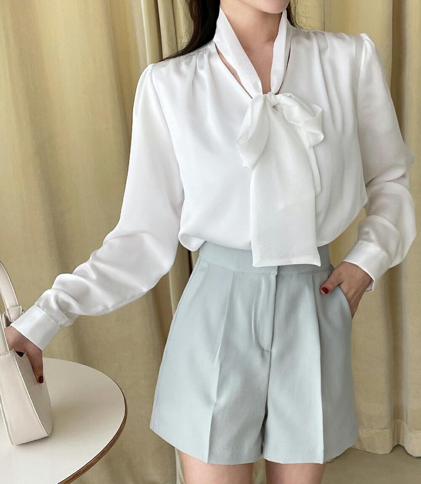 サテンネックリボンブラウス・全3色・b66418 レディース 【bl】ブラウス トップス 長袖 単色 無地 シンプル パステル サテン 春 秋 上品 フェミニン 大人っぽ リボン ネック りぼん タイ 華やか Vネック 鎖骨 デコルテ見せ オフィスカジュアルファッション