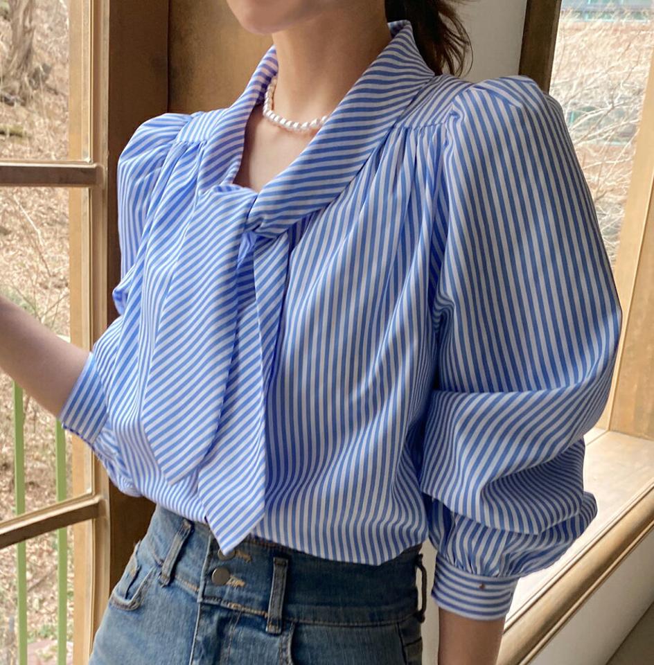 2TYPEボウタイパフブラウス・全2色・b00301 レディース 【bl】ブラウス 長袖 ボウタイ タイ ストライプ 柄 模様 2WAY 無地 単色 アンバランス 秋 春 ギャザー 大人っぽ きれいめ 上品 パフスリーブ 韓国ファッション ハイホリHIHOLLI