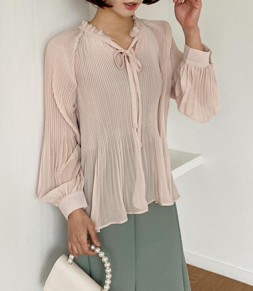 ネックリボンプリーツブラウス・全2色・b66866 レディース 【bl】 韓国ファッション トップス ブラウス ネックリボン 長袖 プリーツブラウス ナチュラルライン フレア 透け感 ユニークブラウス デイリー オフィスルック カジュアル カジュアル 春 秋