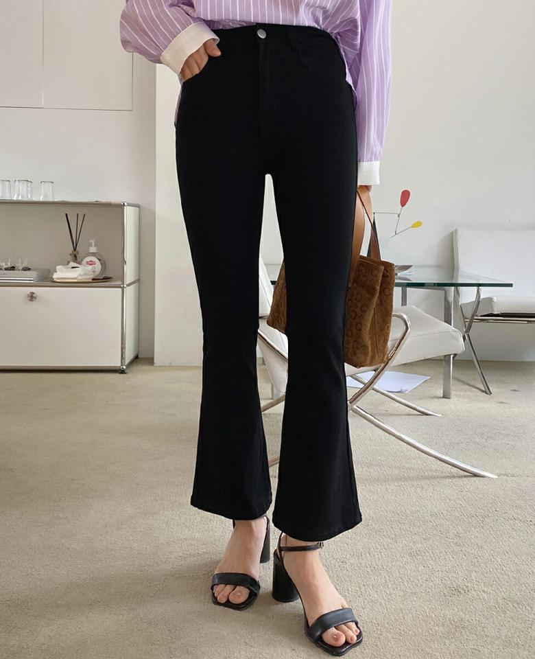 フレアブラックパンツ・全1色・b66881 レディース 【pt】 韓国ファッション ボトムス パンツ ロング ロングパンツ フレアパンツ スリム 無地 ブラックパンツ ハイウエスト オフィス オフィスカジュアル キャリア フルレングス 大人 カジュアル 春 秋