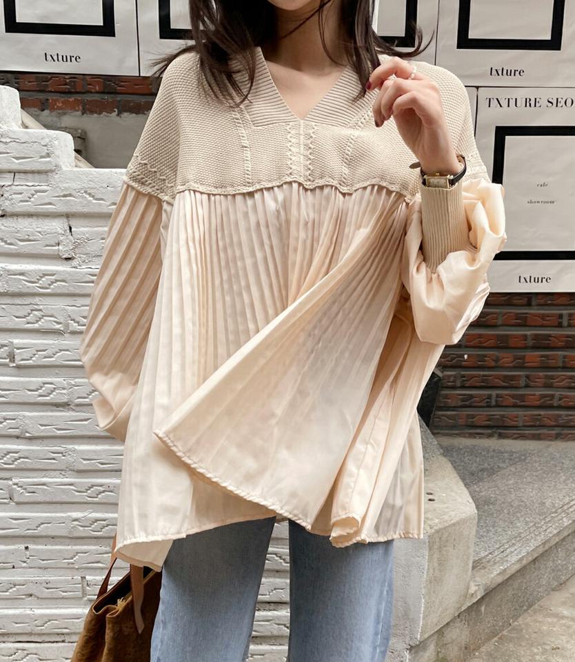ニットコントラストプリーツブラウス・全3色・b66862 レディース 【bl】 韓国ファッション トップス ブラウス Vネック 長袖 プリーツ オーバーサイズ インしないブラウス デコラティブ フリル 異素材 体型カバー マタニティ ボリュームスリーブ 春 秋