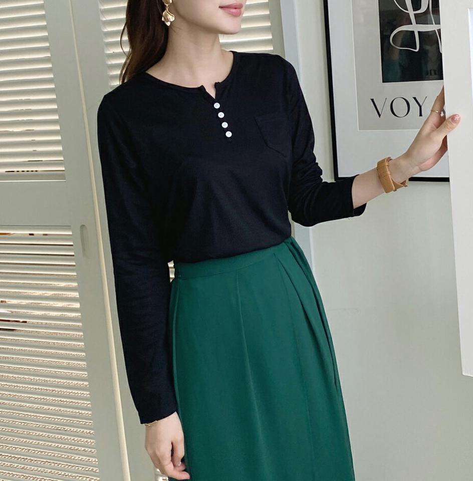 フェイクボタンリブTシャツ・全4色・b71998 レディース 【tops】トップス Tシャツ 長袖 リブトップス ボタン ポケット 単色 シンプル カジュアル ラフ ヘンリーネック風 春 秋 韓国ファッション ハイホリHIHOLLI