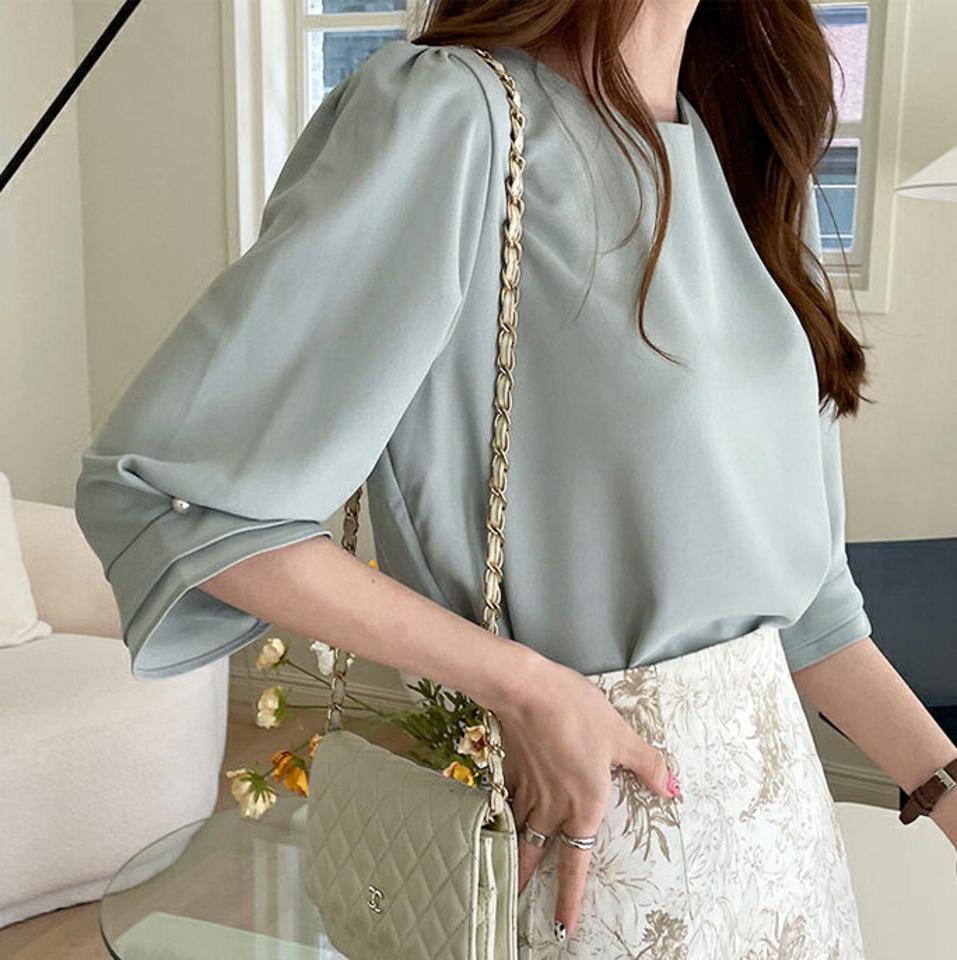 ≪人気商品再入荷≫ティアードスリーブブラウス・全5色・e72024 レディース 【bl】トップス ブラウス 七分袖 7分袖 パールボタン パステル 単色 無地 シンプル フェミニン 大人 きれいめ 上品 オフィス 緑 春 秋 韓国ファッション ハイホリHIHOLLI