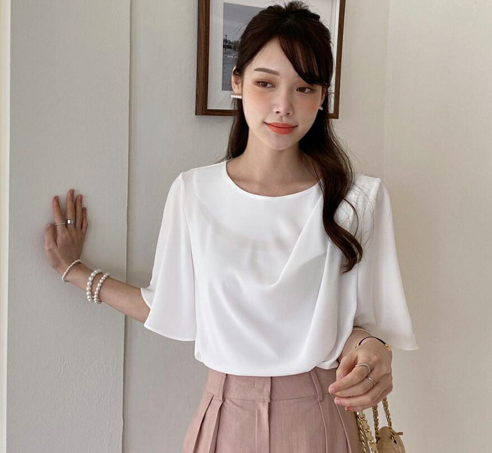 ドレープフレアスリーブブラウス・全3色・t71840 レディース 【bl】トップス ブラウス 半袖 ラウンドネック ドレープ フレアスリーブ ラウンドヘム 無地 シンプル カジュアル フェミニン 二の腕カバー 夏 春 秋 韓国ファッション ハイホリHIHOLLI