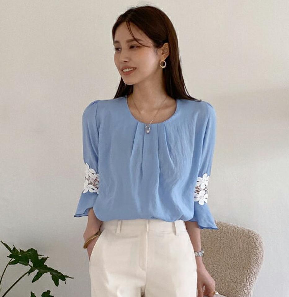 7分レーススリーブブラウス・全3色・t71845 レディース 【bl】トップス ブラウス 7分袖 ラウンドネック 花柄レース レーススリーブ タック 透け感 シンプル カジュアル フェミニン 夏 春 秋 韓国ファッション ハイホリHIHOLLI