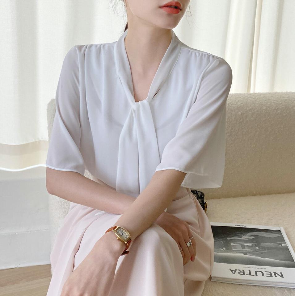 Vネックリボンフレアスリーブブラウス・全3色・t71841 レディース 【bl】トップス ブラウス 半袖 リボン フレアスリーブ ギャザー ボウタイ 無地 シンプル オフィス フェミニン 二の腕カバー 骨スト 夏 春 秋 韓国ファッション ハイホリHIHOLLI