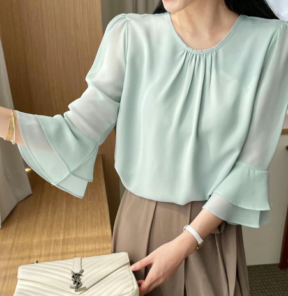 フレアスリーブラウンドブラウス・全4色・71990 レディース 【bl】トップス ブラウス 七分袖 7分袖 フレアスリーブ 袖コン 単色 無地 シンプル 上品 オフィスカジュアル きれいめ 大人 パステル 水色 春 秋 韓国ファッション ハイホリHIHOLLI