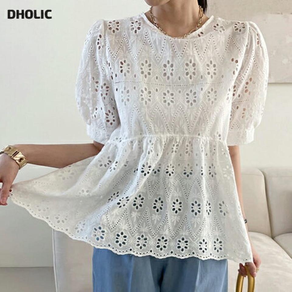 アイレットレースバックボタンブラウス・全2色・b71991 レディース 【bl】トップス ブラウス 半袖 ハーフスリーブ 総レース アイレット ガーリー パフスリーブ パフ袖 ギャザー フレアトップス お腹カバー 春 夏 韓国ファッション ハイホリHIHOLLI