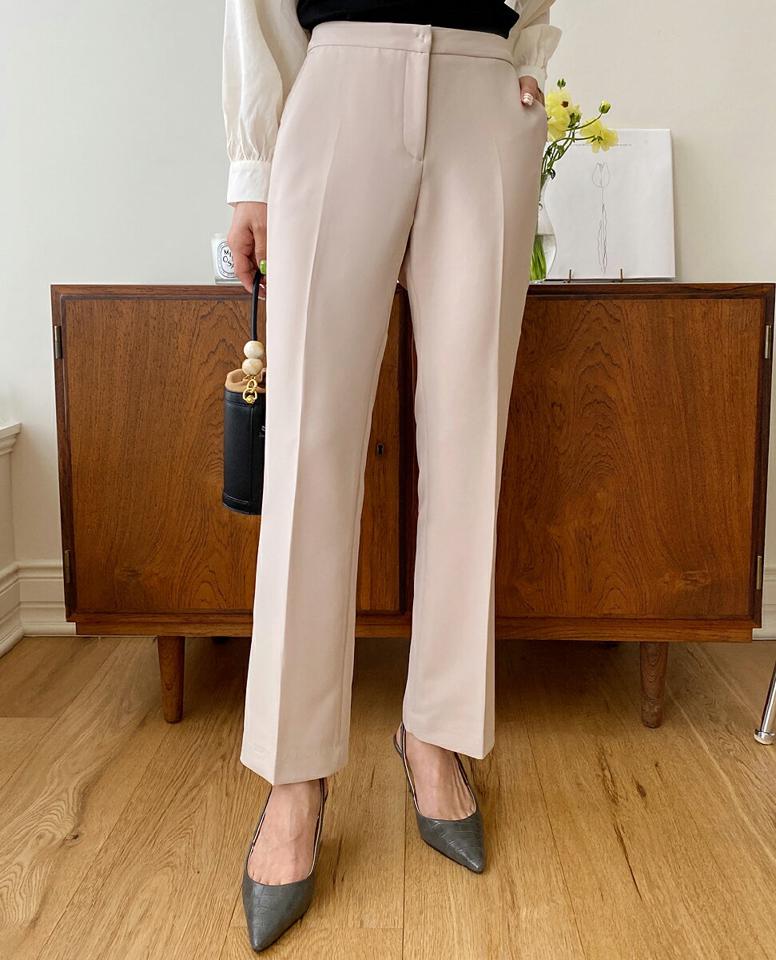 センタープレスストレートスラックス・全2色・b66911 レディース 【pt】韓国ファッション ボトムス ロング ロングパンツ スラックスパンツ スラックス センタープレス ストレート 無地 シンプル フェミニン 春 秋