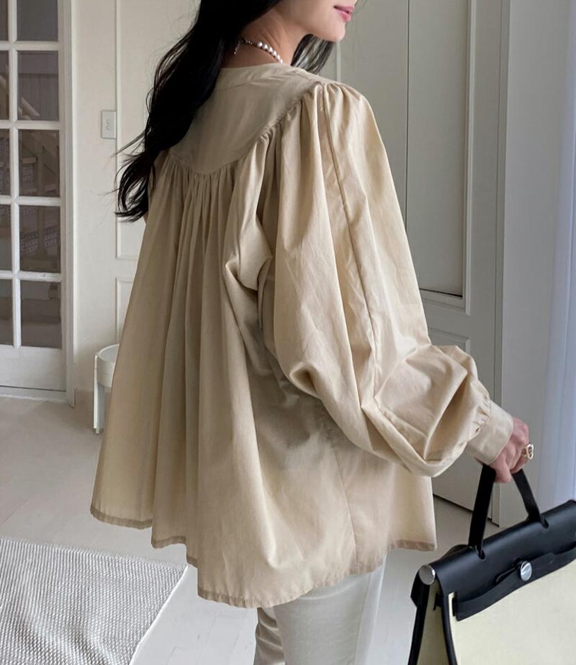 2WAYギャザーオーバーフィットブラウス・全3色・b00339 レディース 【bl】トップス ブラウス 長袖 ゆったり オーバーサイズ ギャザー 前後着用自由 パフ袖 パフスリーブ フェミニン 大人 白ブラウス 体型カバー 春 秋 韓国ファッション ハイホリHIHOLLI