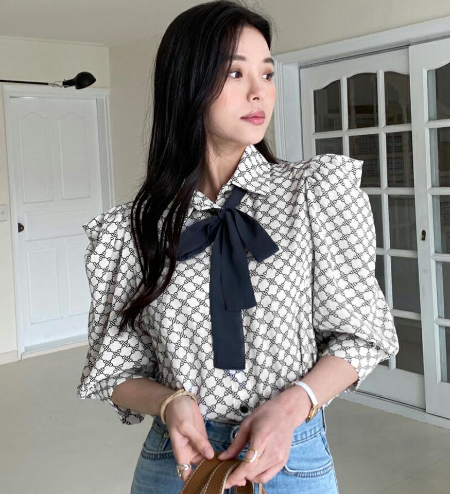 タイ付パターンパワショルブラウス・全2色・b00337 レディース 【bl】トップス ブラウス 七分袖 七分丈 7分袖 7分丈 総柄 タイ パワーショルダー 袖コン 高級感 大人 春 秋 韓国ファッション ハイホリHIHOLLI