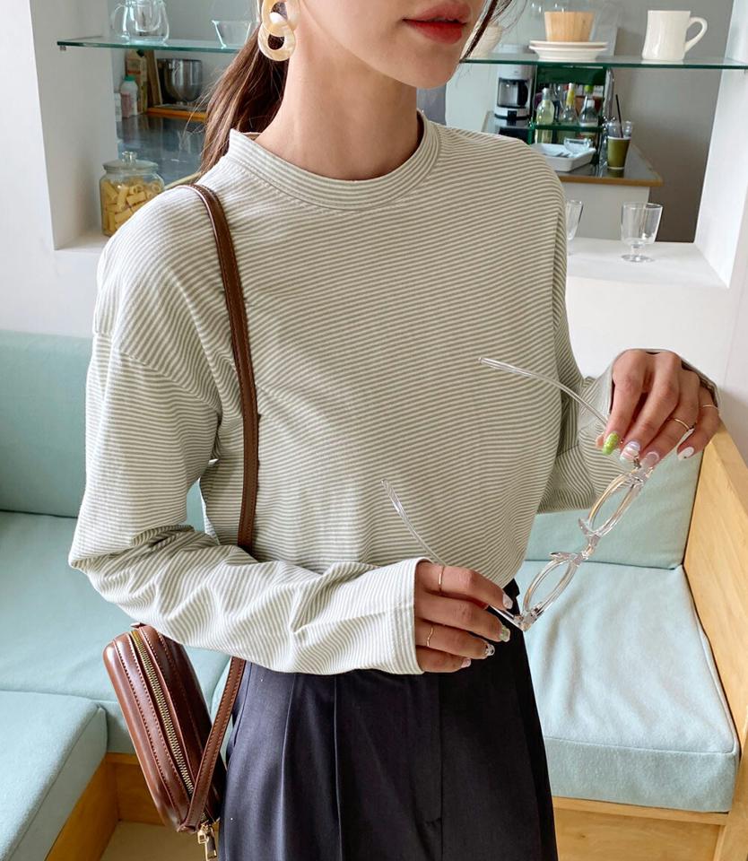 ボーダークロップドTシャツ・全5色・t66938 レディース 【tops】韓国ファッション トップス Tシャツ 大人 長袖 ラウンドネック ボーダー クロップド丈 コットン 綿 シンプル フェミニン カジュアル デイリー 春 秋