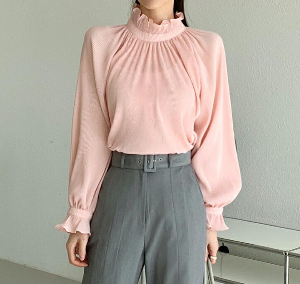 フリルハイネックプリーツブラウス・全7色・b72028 レディース 【bl】トップス ブラウス 長袖 プリーツ ハイネック フリル パステル カラーアイテム フェミニン 単色 シンプル ギャザー オフィスカジュアル 春 秋 韓国ファッション ハイホリHIHOLLI