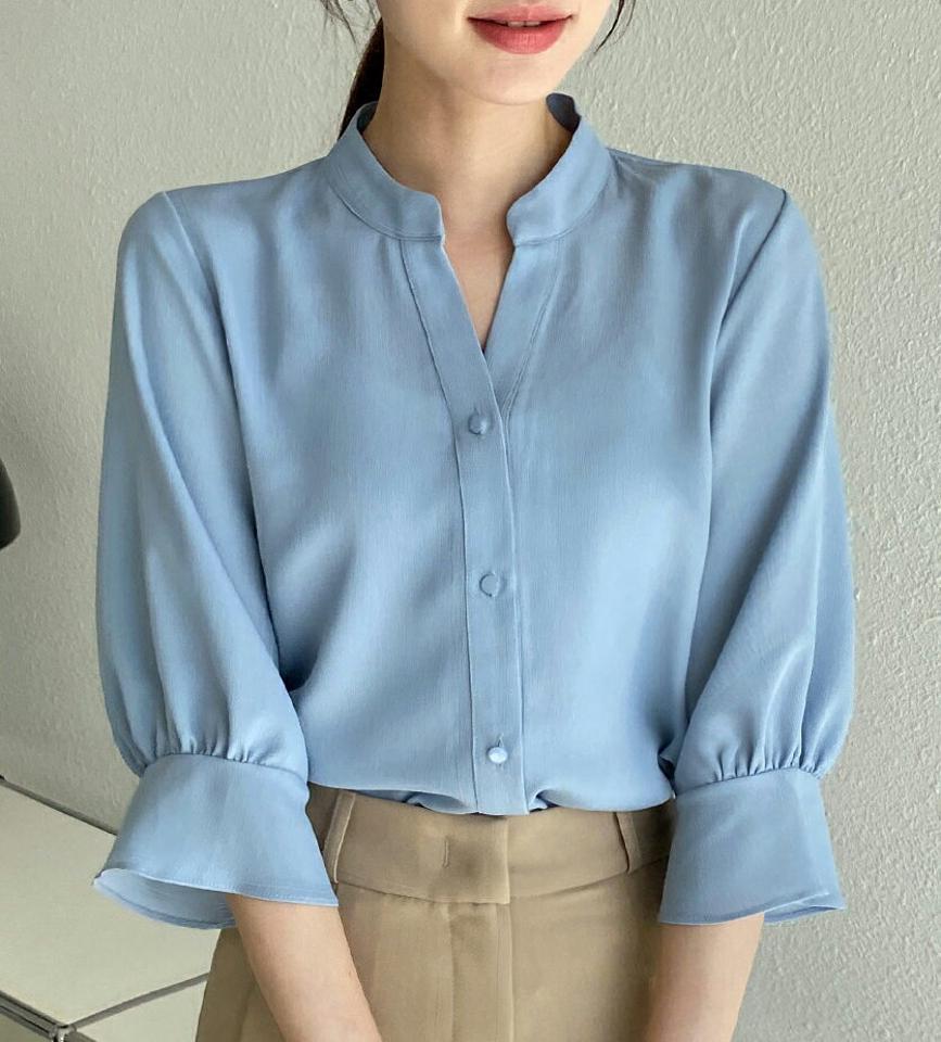 【10%OFF】スリットネック7分袖ブラウス・全3色・t72029 レディース 【bl】トップス ブラウス 七分袖 七分丈 7分袖 7分丈 単色 無地 シンプル フェミニン 大人 きれいめ オフィスカジュアル バンドカラー 学校行事 春 夏 秋 韓国ファッション ハイホリHIHOLLI セール SALE