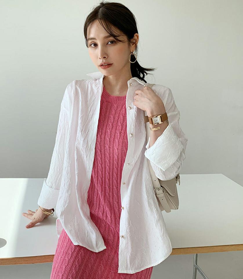 パール調ボタンリンクルシャツ・全4色・t72048 レディース 【bl】トップス シャツ リンクル パールボタン 長袖 シワ加工 単色 上品 光沢 サテン フェミニン 春 秋 韓国ファッション ハイホリHIHOLLI