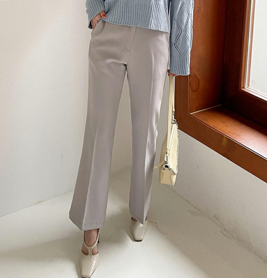 セミフレアスラックス・全3色・t66508 レディース 【pt】韓国ファッション ボトムス ロング ロングパンツ スラックスパンツ セミフレア ダーツ ループ付き 無地 シンプル フェミニン カジュアル 春 秋