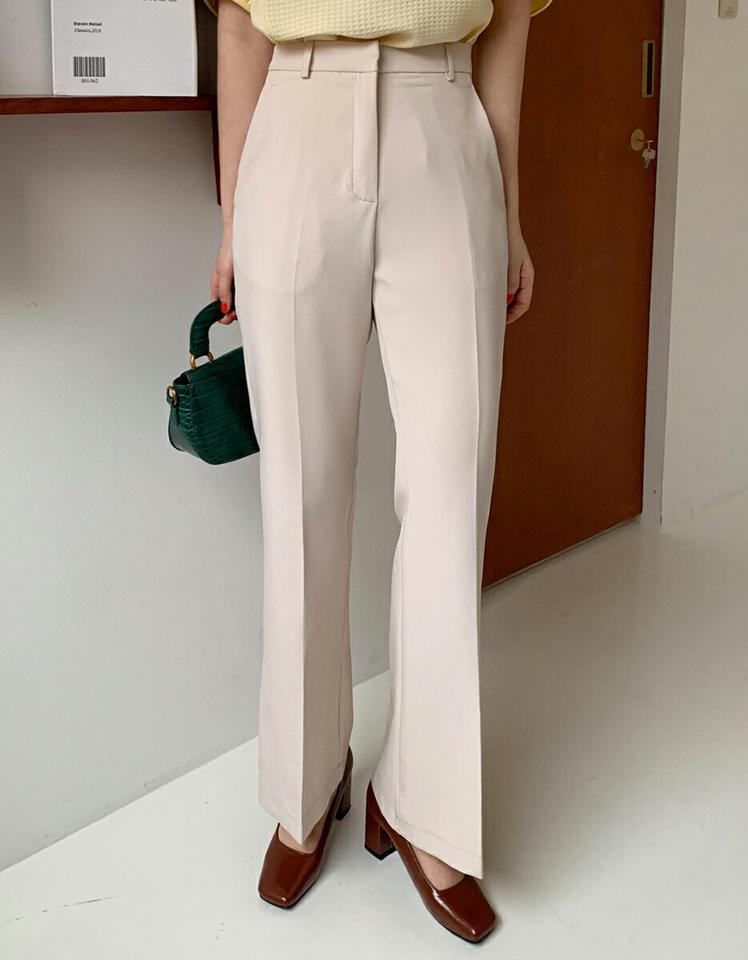 セミフレアスラックス・全3色・t66508 レディース 【pt】韓国ファッション ボトムス ロング ロングパンツ スラックスパンツ セミフレア ダーツ ループ付き 無地 シンプル フェミニン カジュアル 春 秋