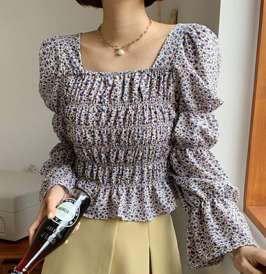 2WAYスクエアフローラルシャーリングブラウス・全2色・t66485 レディース 【bl】韓国ファッション トップス ブラウス 長袖 スクエアネック 小花柄 花柄 フラワー フローラル シャーリング シンプル カジュアル フェミニン 春 秋