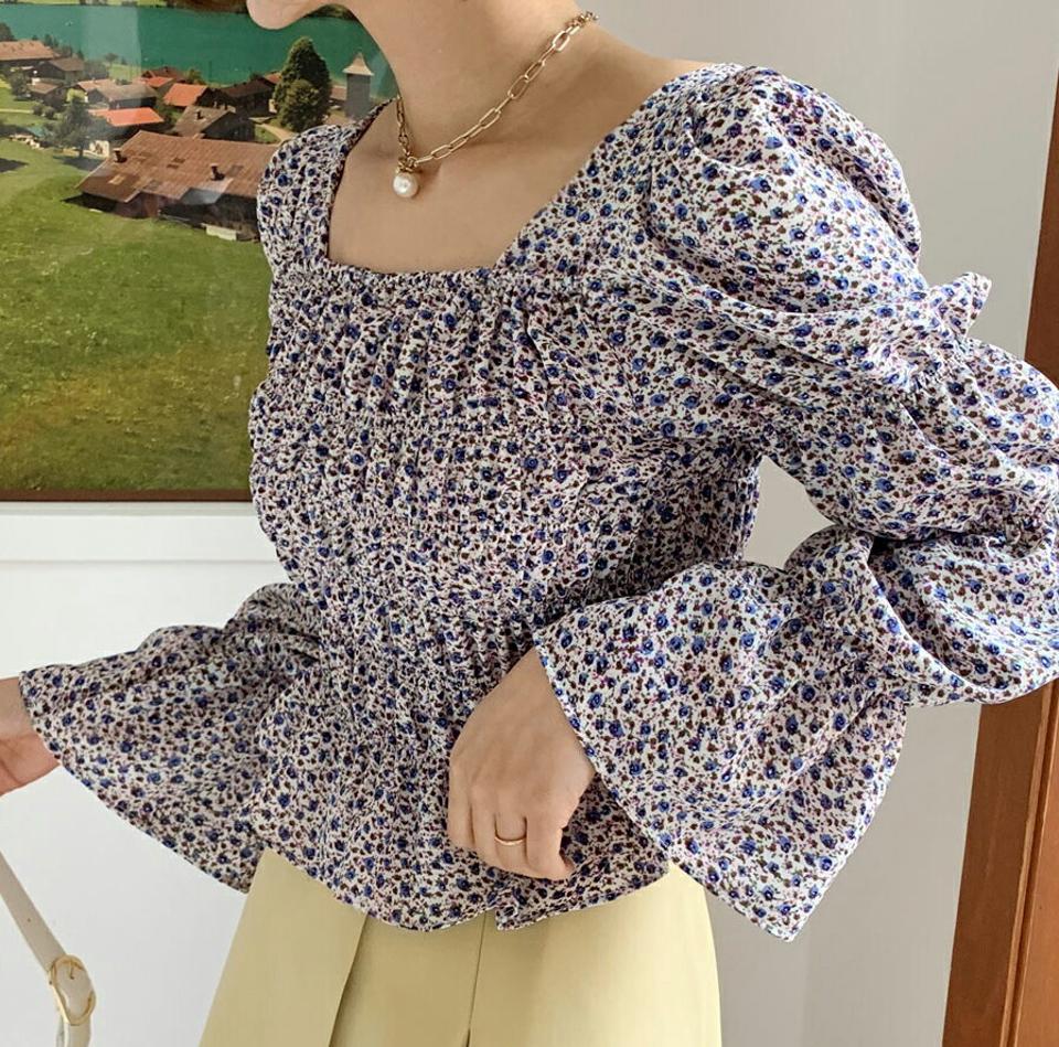 2WAYスクエアフローラルシャーリングブラウス・全2色・t66485 レディース 【bl】韓国ファッション トップス ブラウス 長袖 スクエアネック 小花柄 花柄 フラワー フローラル シャーリング シンプル カジュアル フェミニン 春 秋