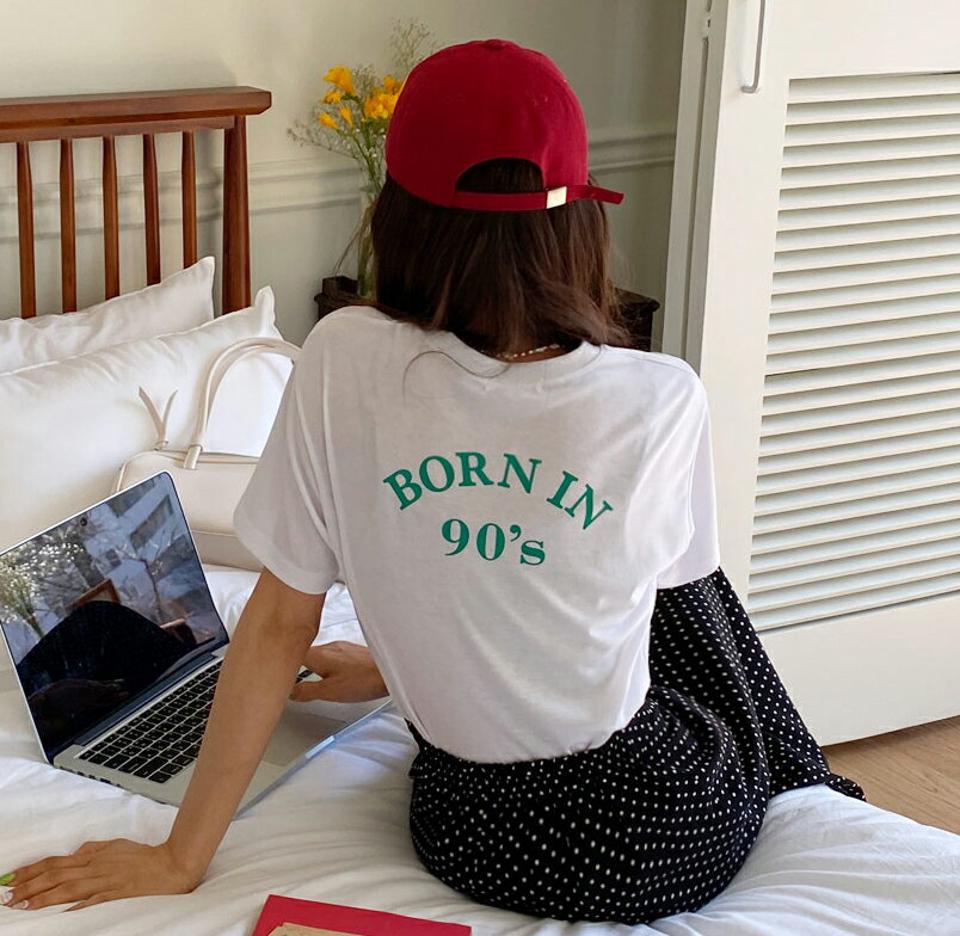 BORN IN 90sレタリングTシャツ・全4色・t00585 レディース 【tops】韓国ファッション トップス Tシャツ 大人 半袖 ラウンドネック レタリング 英字 ロゴ シンプル フェミニン カジュアル 夏 春 秋