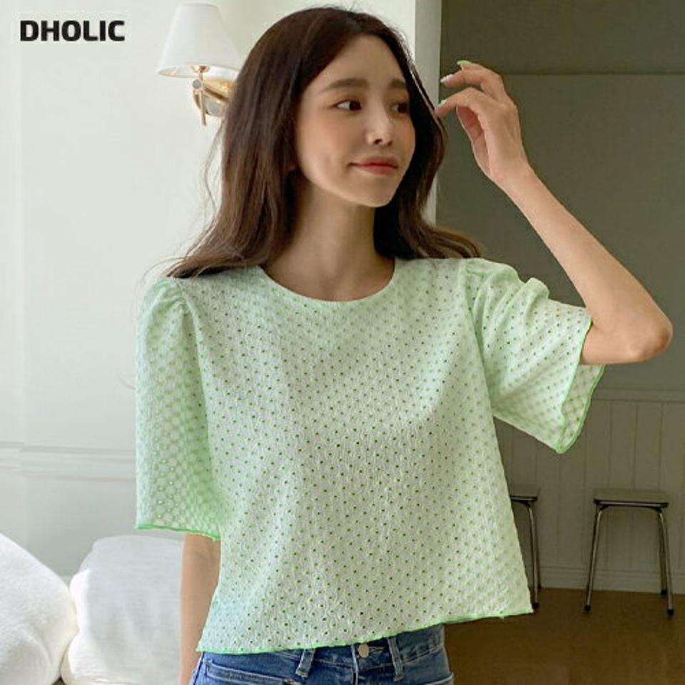 フラワーパフスリーブTシャツ・全3色・t00587 レディース 【tops】韓国ファッション トップス Tシャツ 大人 半袖 ラウンドネック 花柄 フローラル フラワー パフスリーブ パンチング シンプル フェミニン カジュアル 夏 春 秋
