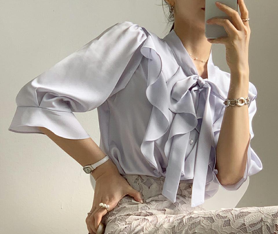 【10%OFF】フリルリボンシルキーブラウス・全4色・t71905 レディース 【bl】トップス ブラウス 七分袖 7分袖 七分丈 フリル パールボタン ハーフネック フェミニン きれいめ 学校行事 パステル オフィスカジュアル 春 秋 韓国ファッション ハイホリHIHOLLI blsセール