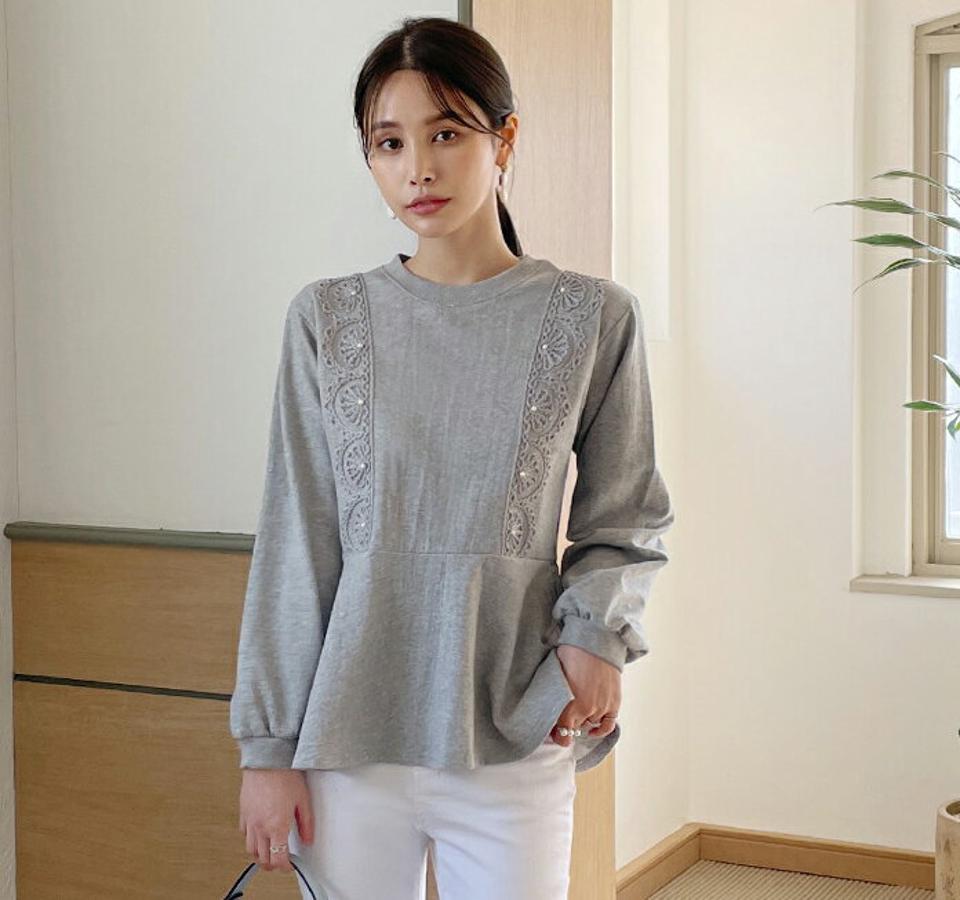 フェイクパールフラワー刺繍ペプラムスウェット・全3色・b71897 レディース 【tops】トップス スウェット トレーナー 長袖 ペプラム 花柄 刺繍 パール フレア スカラップレース かわいい 大人 春 秋 韓国ファッション ハイホリHIHOLLI
