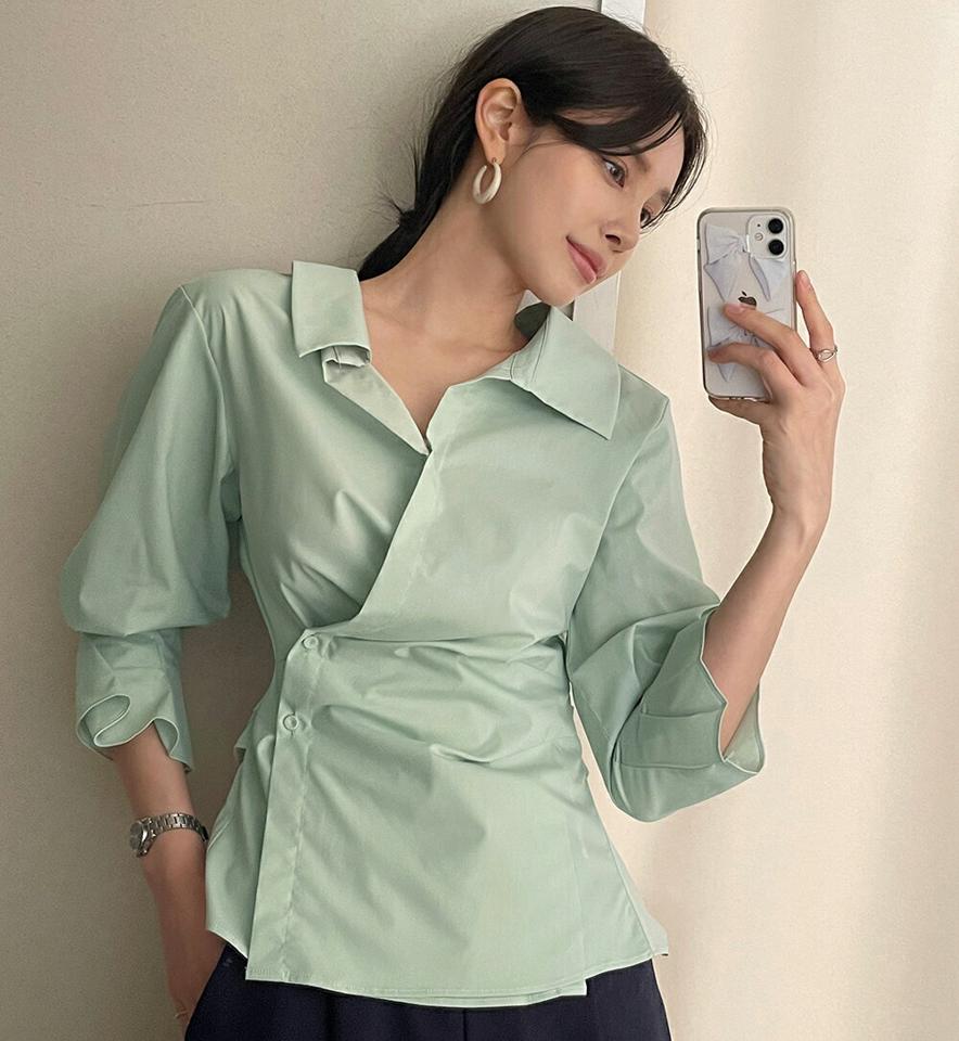 タックボタンラップカラーブラウス・全3色・b71906 レディース 【bl】トップス ブラウス 七分袖 七分丈 7分袖 7分丈 ラップデザイン 単色 無地 ミント パステル ユニーク カジュアル 襟 春 秋 韓国ファッション ハイホリHIHOLLI