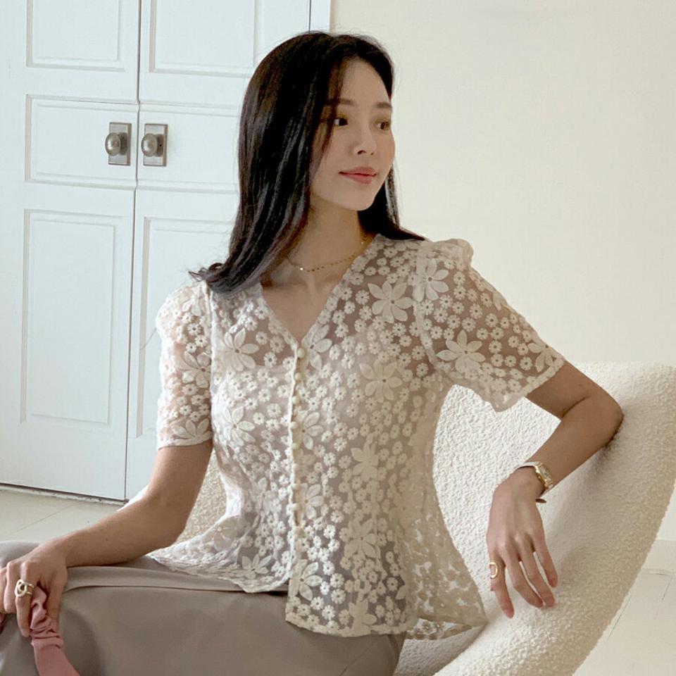 2WAYキャミ付フラワーシースルーブラウス・全2色・b00335 レディース 【bl】トップス ブラウス 半袖 ハーフスリーブ 透け感 シアー シースルー 花柄 お腹カバー フェミニン 刺繍 フレア パフスリーブ 春 夏 韓国ファッション ハイホリHIHOLLI