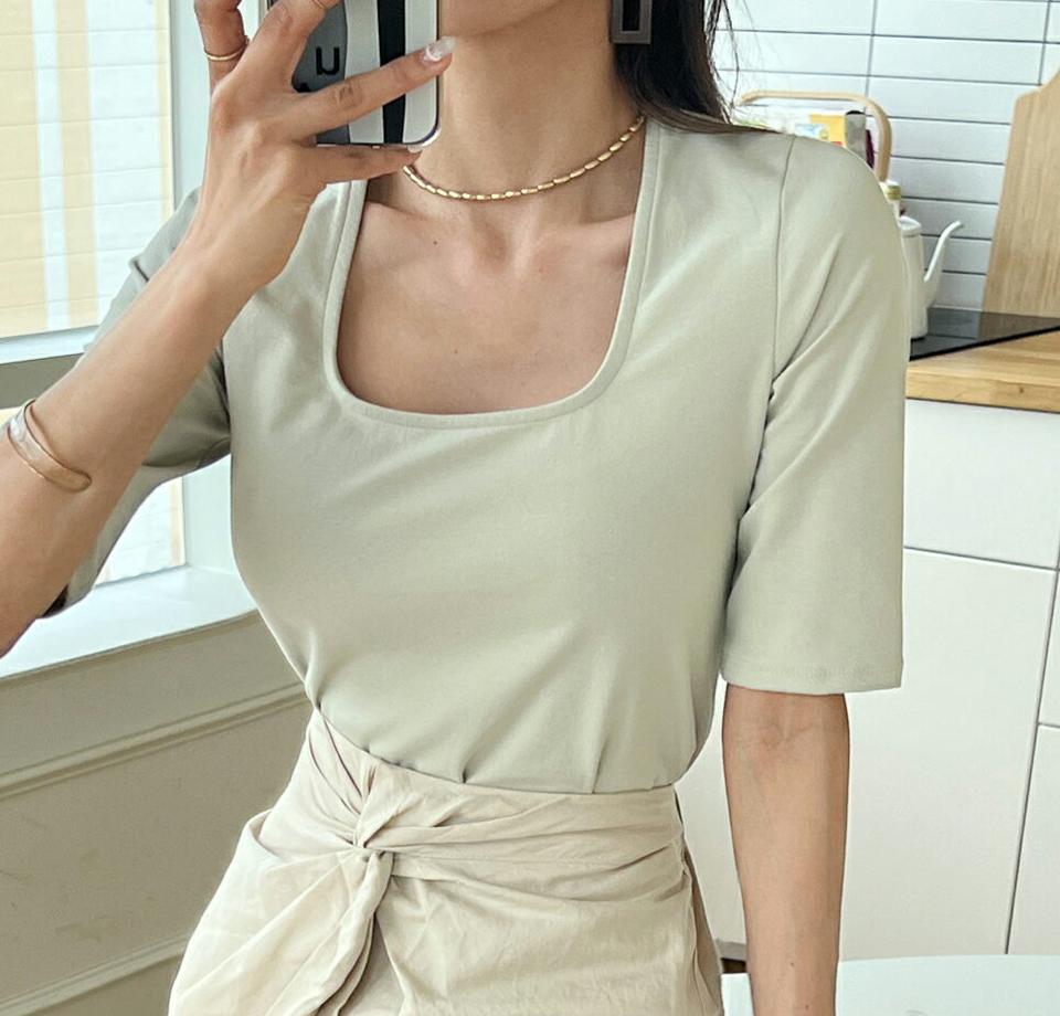 スクエア半袖Tシャツ・全5色・t67053 レディース 【tops】韓国ファッション トップス Tシャツ 大人 半袖 スクエアネック 無地 ベーシック シンプル フェミニン カジュアル 夏 春 秋