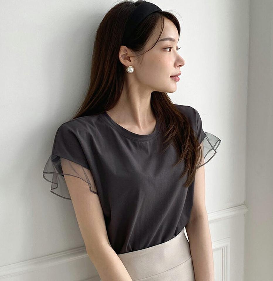 シアーフリルスリーブTシャツ・全3色・b00367 レディース 【tops】トップス Tシャツ 大人 半袖 ラウンドネック シアー フリルスリーブ 無地 シンプル フェミニン カジュアル 二の腕カバー 夏 春 秋 韓国ファッション ハイホリHIHOLLI