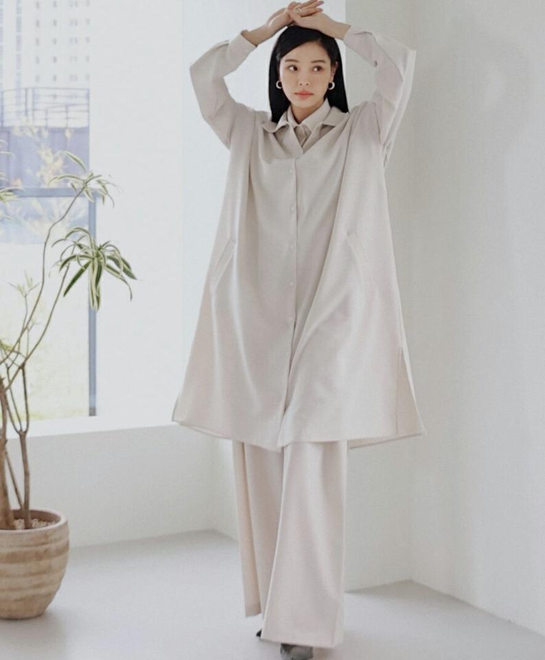 ラウンドヘムシャツ&ストラップ付ベスト&タックスラックス3SET・全2色・t00239 レディース 【pt】セットアップ setup ロングベスト シャツ 長袖 トップス スラックス パンツ 単色 無地 シンプル 結婚式 春 秋 韓国ファッション ハイホリHIHOLLI