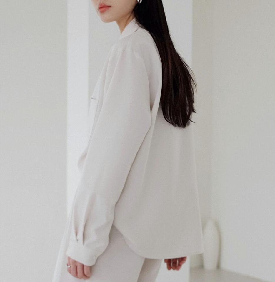 ラウンドヘムシャツ・全2色・t00234 レディース 【bl】トップス シャツ 長袖 単色 無地 シンプル ベーシック きれいめ 大人 オフィスカジュアル 学校行事 サイドスリット ポエット タック 春 秋 韓国ファッション ハイホリHIHOLLI