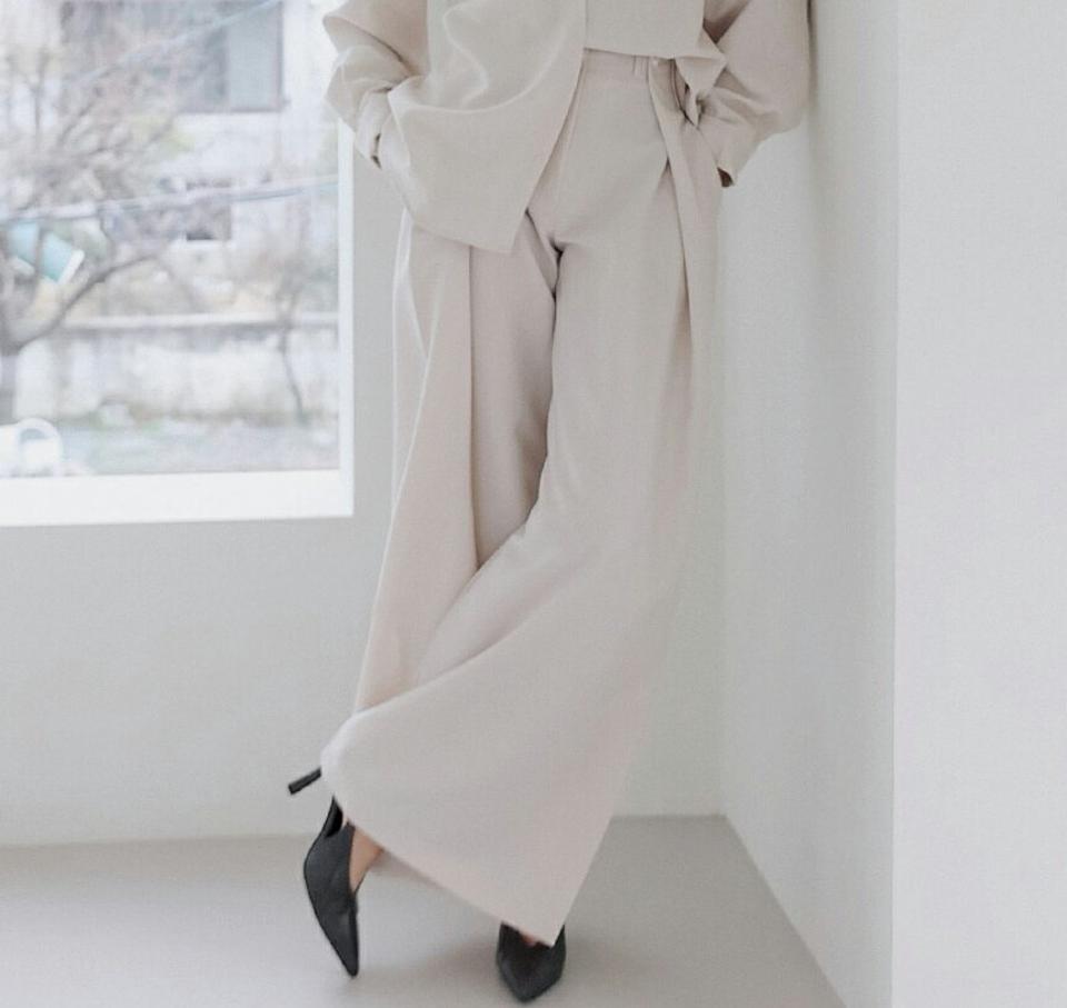 タックスラックス・全2色・t00238 レディース 【pt】パンツ ズボン ロングパンツ スラックス 単色 無地 シンプル ワイド 揺れる タック ストレート 大人 きれいめ オフィスカジュアル 春 秋 韓国ファッション ハイホリHIHOLLI