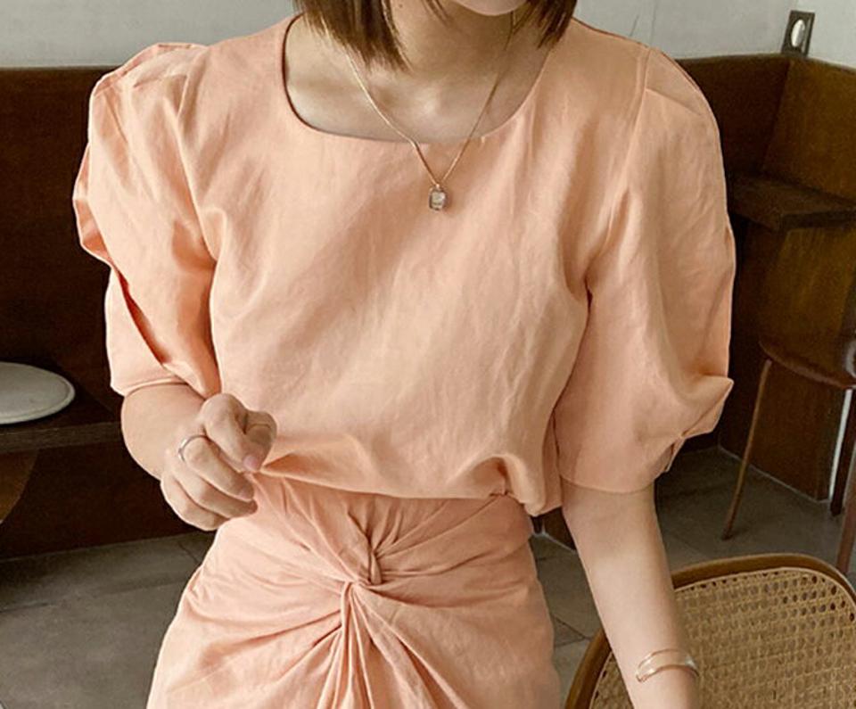 リネン混パフブラウス・全3色・t67050 レディース 【bl】韓国ファッション トップス ブラウス 半袖 ラウンドネック リネン混 パフスリーブ クロップド丈 かわいい 可愛い 無地 シンプル カジュアル フェミニン 夏 春 秋