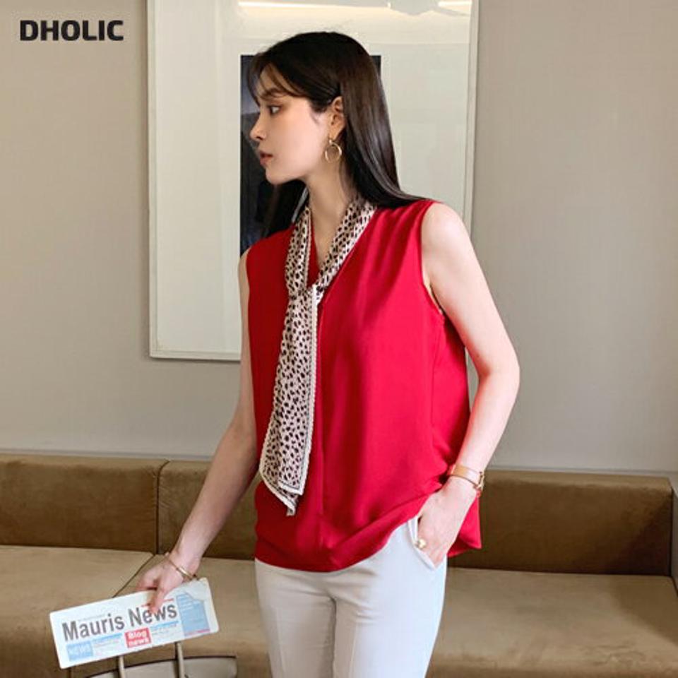 Vネックタックノースリーブ・全4色 レディース 【tops】トップス ノースリーブ スリーブレス Vネック 鎖骨 デコルテ 春 夏 単色 無地 シンプル きれいめ 上品 大人っぽ ピンク ブラック ホワイト レッド 韓国ファッション ハイホリHIHOLLI