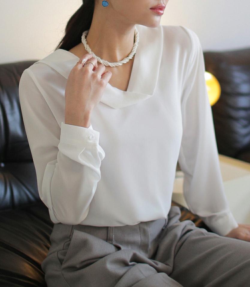 ディテールVネックブラウス・全3色 レディース 【bl】ブラウス トップス 長袖 単色 無地 シンプル ベーシック オフィスカジュアル Vネック 鎖骨 デコルテ 春 秋 学校行事 フェミニン 上品 きれいめ 大人っぽ オケージョン 韓国ファッション ハイホリHIHOLLI