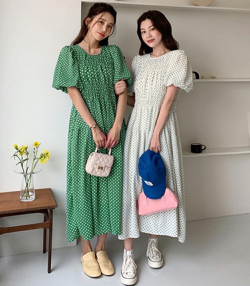 花柄シャーリングパフティアードワンピース・全3色・b00477 レディース 【ops】ワンピ−ス ロング丈 ロングワンピース 半袖 花柄 パフ袖 パフスリーブ かわいい ウエストゴム ティアード 二の腕カバー 緑 体型カバー 春 夏 韓国ファッション