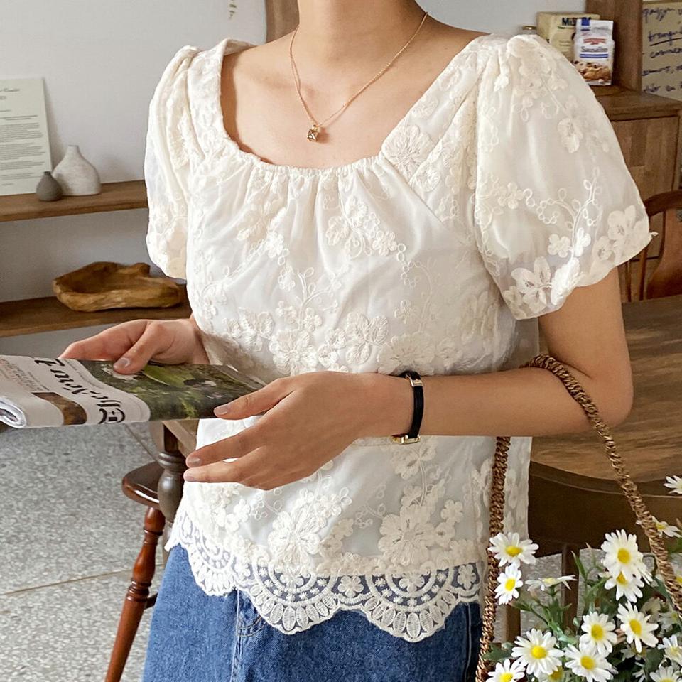3WAYフラワーレースパフブラウス・全2色・b66526 レディース 【bl】トップス ブラウス 半袖 レース 総レース ガーリー かわいい 可愛い パフ袖 パフスリーブ 花柄 デコルテ 鎖骨 オフショルダー ゴム クロップド丈 春 夏 韓国ファッション