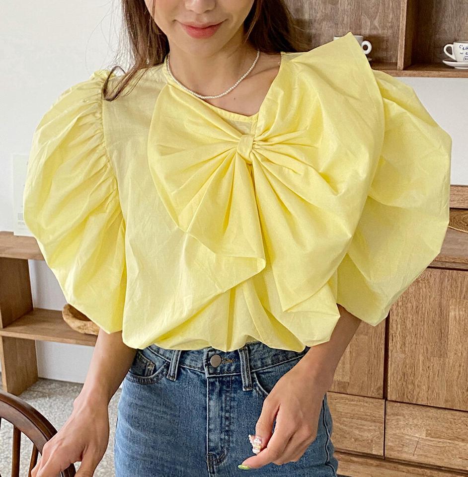 ビッグリボンパフブラウス・全3色・t66525 レディース 【bl】トップス ブラウス 半袖 ハーフスリーブ フリル りぼん パフ袖 パフスリーブ ガーリー かわいい 可愛い 個性的 ユニーク ゴム パールボタン ギャザー 襟コン 二の腕カバー 春 夏 韓国ファッション